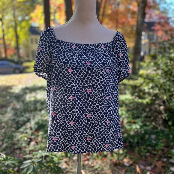Lilly Pulitzer 🏝️ RARE Shell Print Silk top, 12, GUC - Picture 1 of 8